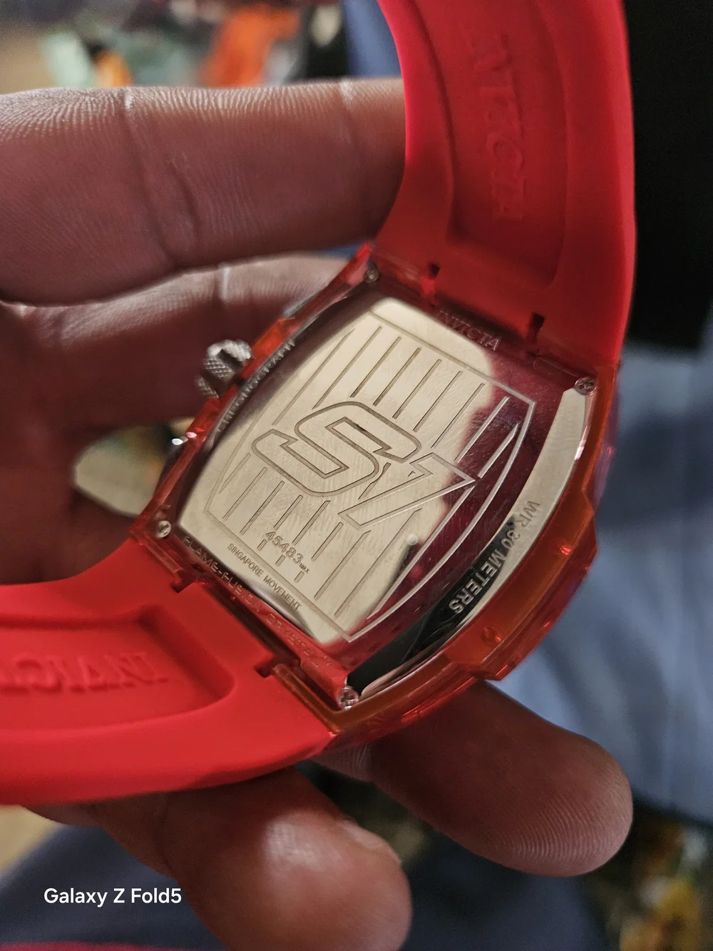 Invicta bold red